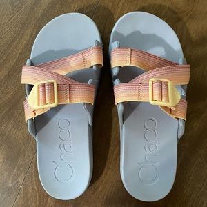 Chaco Women’s Chillos Slides, size 9